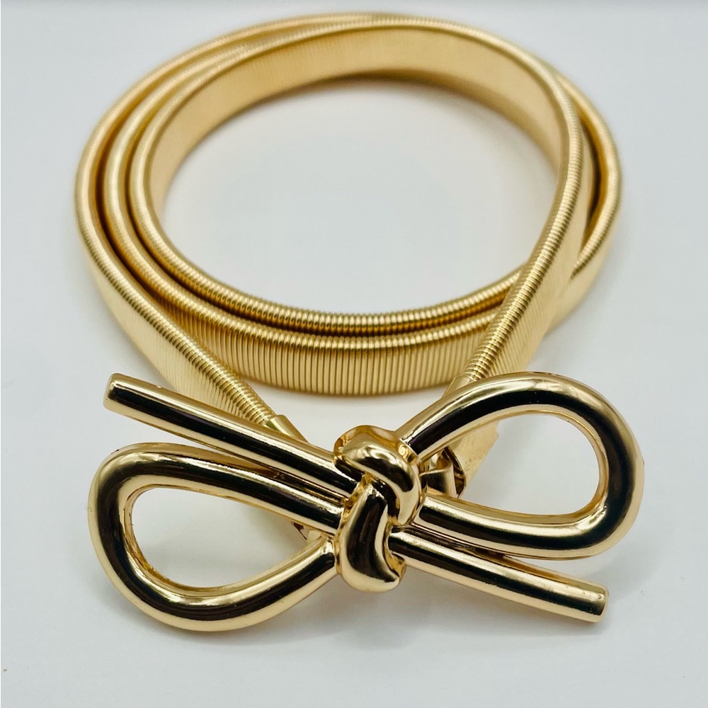 Elegant Gold Knot Belt